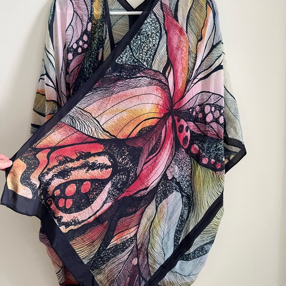 Cacoon house 100% silk kimono. Never worn.ONE SIZE - Picture 3 of 4